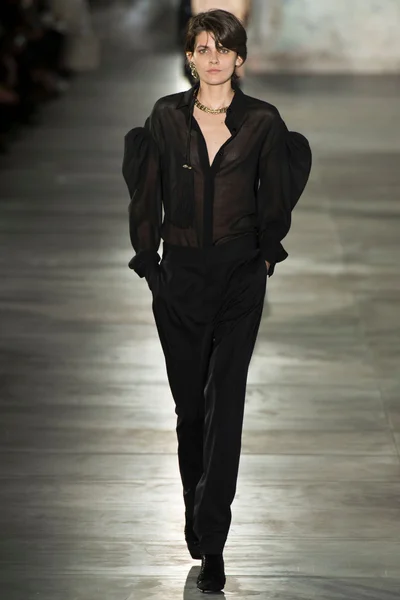 Look 38